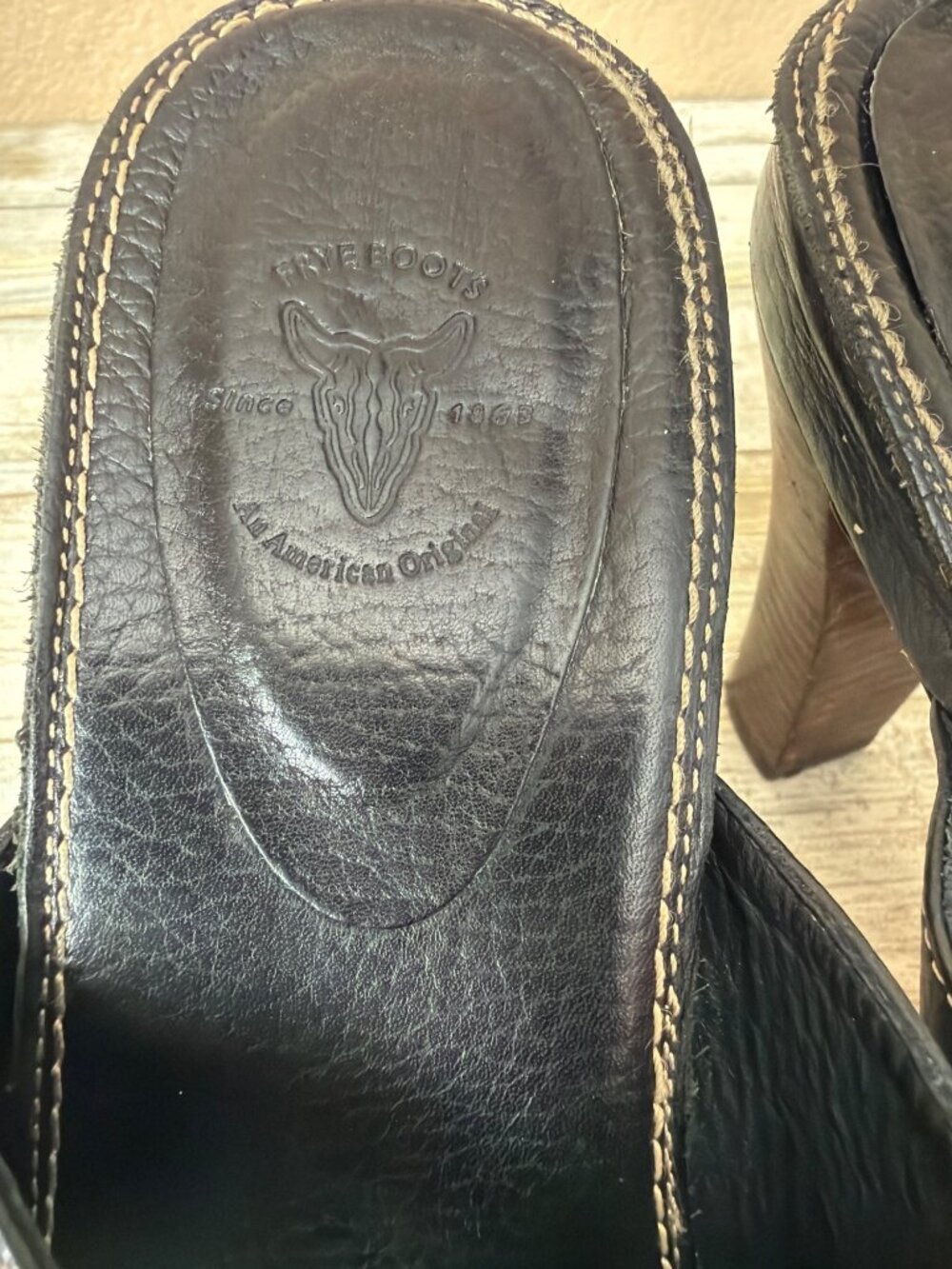 Frye Black Leather Thong Sandals Tortoise Chain Detail Women’s Sz 9 Pre-owned - Picture 6 of 14